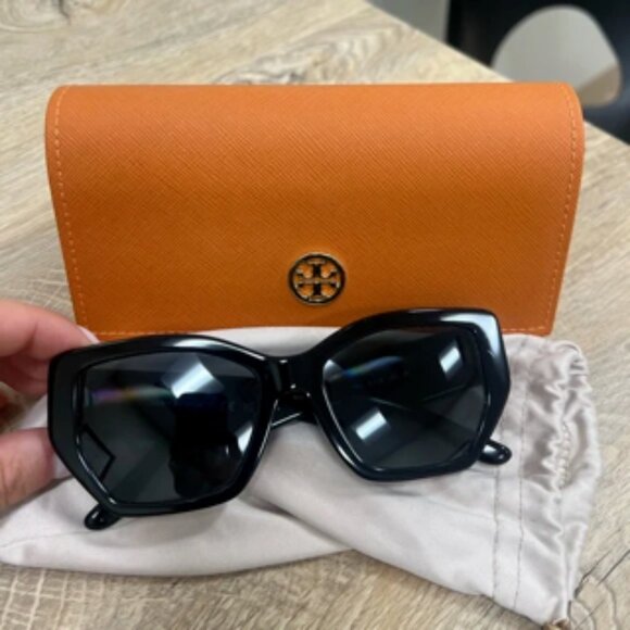 Tory Burch Black Sunglasses TY7187U Polarized - Picture 2 of 8